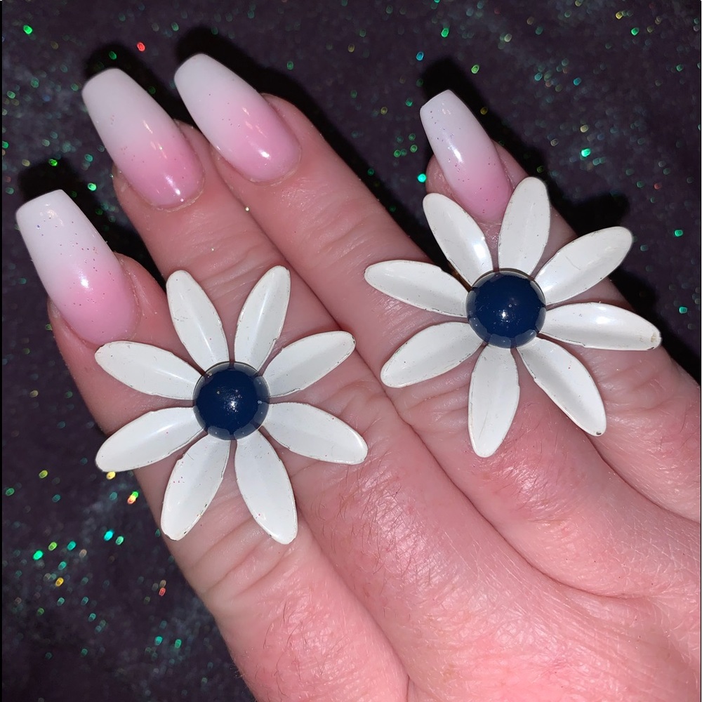Flower clip on earrings